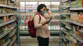 Mujer en un supermercado, en una imagen de archivo.
