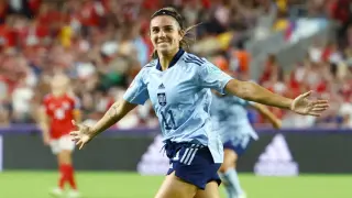 Marta Cardona en la celebración de su gol frente a Dinamarca