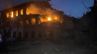 Una escuela ucraniana destruida tras un ataque ruso en Mykolaivka (Donetsk).
