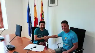José Manuel Bielsa y Alberto Bosque en la firma del convenio.