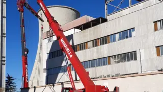 Operación de desmantelamiento de la cinta transportadora de la central de Andorra.