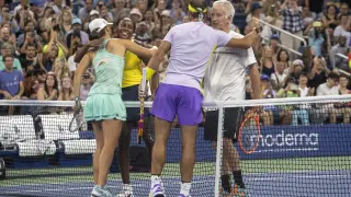 Nadal formó pareja de dobles con Swiatek, ante la dupla de McEnroe y Gauff.