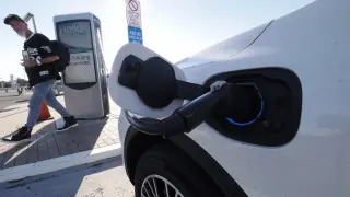 California prohibirá vender coche de gasolina.