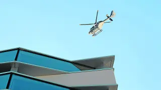 Helicóptero de la Policía sobre el recinto de la Expo de Zaragoza