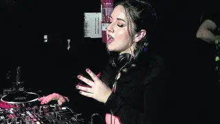 Clara Becerril, en una de sus sesiones como DJ Drizzyclare.