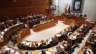 Salón de plenos de las Cortes de Aragón.