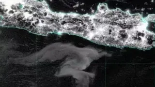 Un mar de leche se arremolina frente a la costa de Java, Indonesia, en una imagen satelital.
