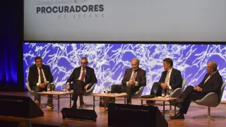 De izquierda a derecha, Caamaño, Ruiz-Galón, Catallardá y Campo, con el moderador en el centro.
