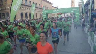 La Binter Nightrun llena de deporte el atardecer de Zaragoza