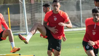 Rubén Pulido, durante el entrenamiento del Huesca del pasado lunes.