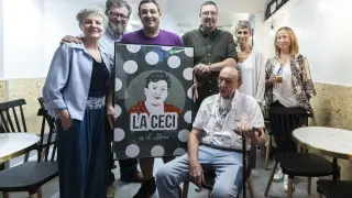 Luisa Almau, Pepe Cerdá, Noé Almau, Miguel Ángel Almau, Patricia Coscolla, Ana Bendicho y Miguel Almau, sentado.