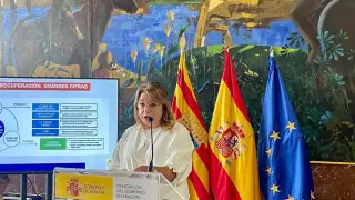 Rosa Serrano, delegada del Gobierno en Aragón, explica algunos de los proyectos