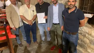 Representantes de los ayuntamientos de La Fueva, Abizanda, Aínsa-Sobrarbe y la Asociación por la Promoción y el Desarrollo de Sobrarbe.