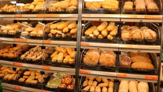 Expositor de pan en Mercadona.