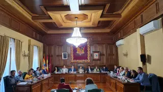El pleno del Ayuntamiento de Teruel debatió sobre la conexión entre la carretera Nacional 420 y la Autonómica 1512.