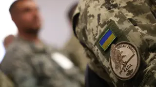 Robles recibe en Zaragoza a los soldados ucranianos