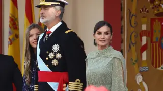 El rey Felipe VI, la Reina Letizia y la infanta Sofía durante el desfile militar, el miércoles en el Día de la Hispanidad en Madrid.