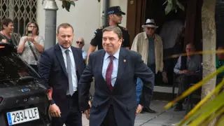 El ministro Luis Planas a su llegada a Binéfar para clausurar el X Foro Somos Litera.