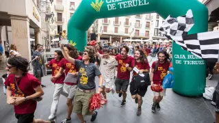 Salida de los equipos participantes en el festival Desafío Buñuel en 2022.