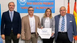 Jorge Azcón entrega los premios Amigos y Alimentos del Banco de Alimentos de Zaragoza