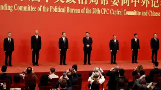 La nueva cúpula del Partido Comunista chino, sin ninguna mujer.