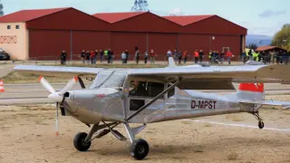 Una de las avionetas que participó en la prueba deportiva Open Stol.
