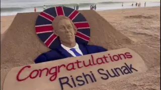 En la India felicitan a Rishi Sunak con una enorme escultura de arena