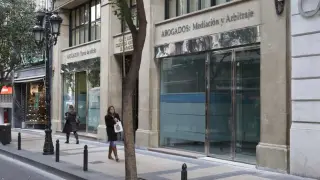 Fachada del Colegio de Abogados de Zaragoza.