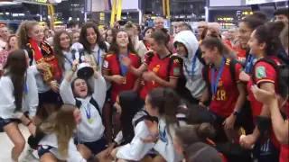 Gran recibimiento a la selección femenina de futbol sub 17 tras proclamarse campeonas del mundo