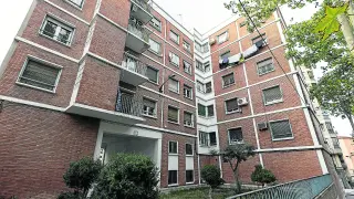 bloques de pisos que se encuentran en la manzana de las calles Barón de la Linde, Sancho Lezcano y Vía San Fernando