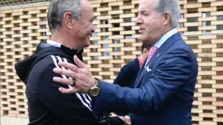 Jim saluda a Jorge Mas, el nuevo presidente del Real Zaragoza, a su llegada en mayo, en lo que sería su única relación directa.