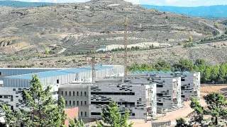 Las obras del hospital de Teruel, en la actualidad. Algunas zonas reciben ya revestimiento exterior.