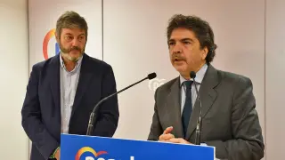 Gerardo Oliván y Mario Garcés durante la rueda de prensa para presentar las enmiendas a los PGE.