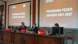 El vicepresidente aragonés, Arturo Aliaga, en la Comisión de Seguimiento de los fondos europeos celebrada hoy en la Cámara de Comercio de Zaragoza