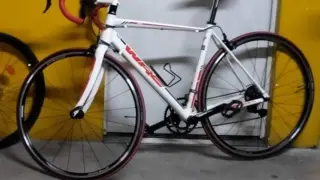 Imagen de la bici robada en uno de los trasteros de Huesca.