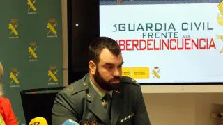 La Guardia Civil en una charla sobre la ciberdelincuencia esta mañana.