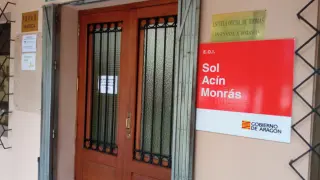 La Escuela de Idiomas de Huesca ya lleva el nombre de Sol Acín Monrás.
