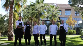 El nuevo equipo de cocina de Hábitat Sella, con el chef Orlando Tobajas al frente.