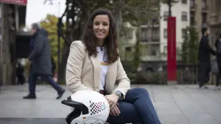 La piloto alcañizana Laura Aparicio, en el paseo de la Independencia
