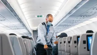 Las mascarillas siguen siendo obligatorias en los vuelos de España.