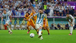 Messi lidera el pase de Argentina a las semifinales.