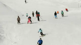 Esquiadores en Candanchú.