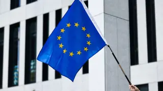 Bandera de la Unión Europea en una de sus sedes.