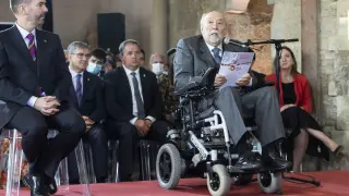 Fernández Clemente, el pasado mes de abril, al recoger el Premio Aragón.