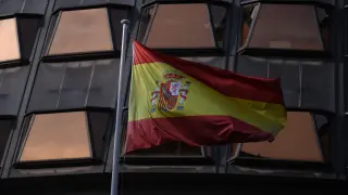 Bandera de España en la sede del Tribunal Constitucional