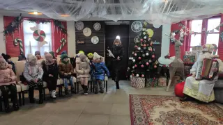 Celebración de San Nicolás en un colegio de Lviv