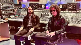 Bunbury y Jerry Ordoñez, en Los Angeles, durante las mezclas del nuevo disco del zaragozano.