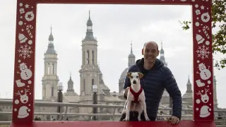 Pablo Muñoz con Pipper, este martes, en Zaragoza.