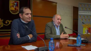 El gerente de Elmeg Ibérica, Francesco De Lorenzo y el alcalde de Calatayud, José Manuel Aranda.