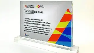El Gobierno de Aragón entrega la Placa al Mérito de la Protección Civil 2021 al SAIH Ebro por su trabajo en la predicción y control de los caudales del Ebro.